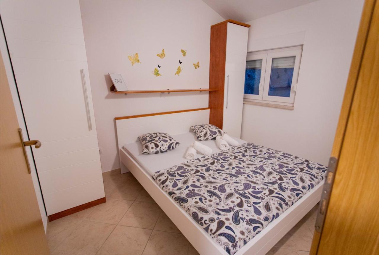 Appartement Five à Brela Extérieur photo